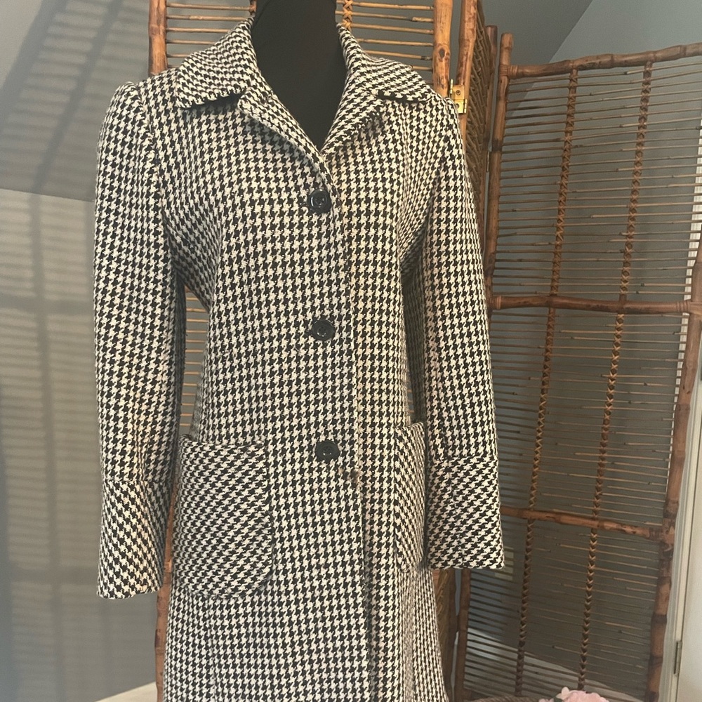 Houndstooth wool coat